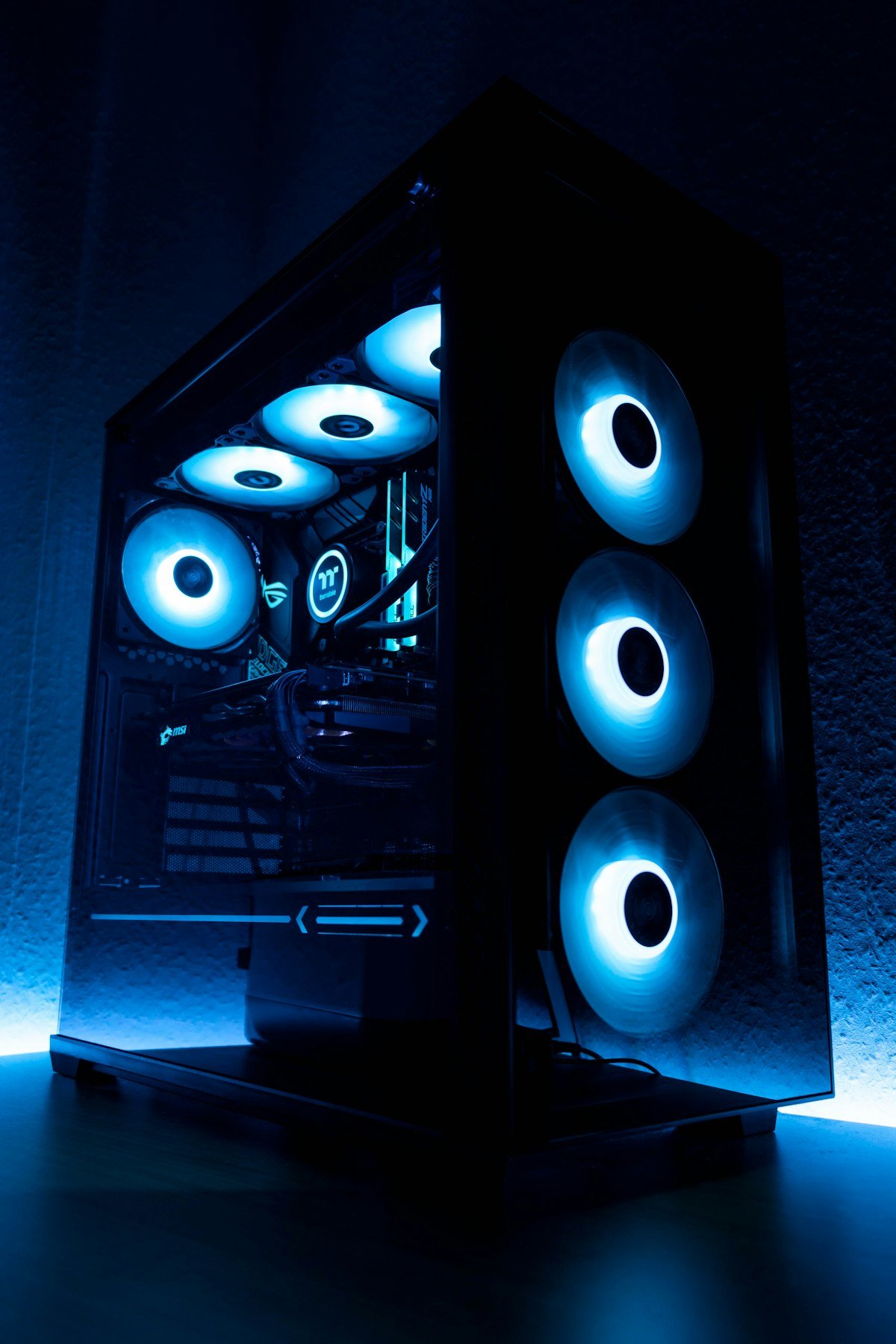 Desktop & custom PCs